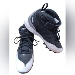 Nike Shark 319011-001 Black And White Football Cleats EUC Size 11